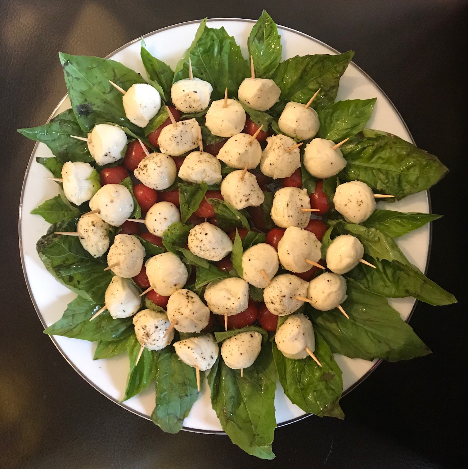 Caprese Salad Wreath